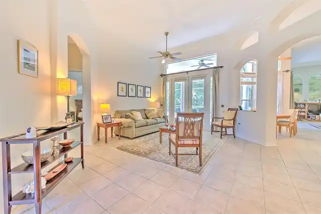 Listing Photo 10