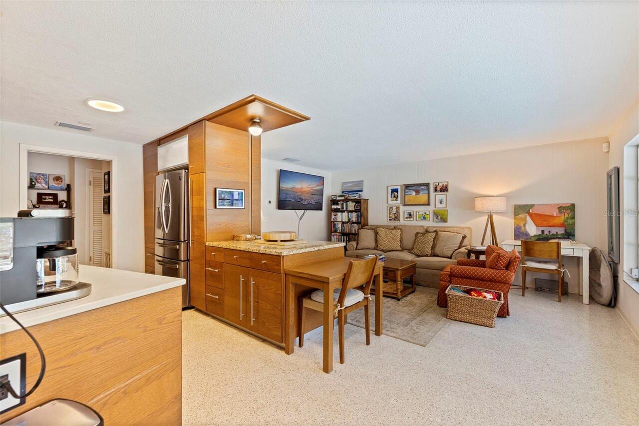 Listing Photo 9