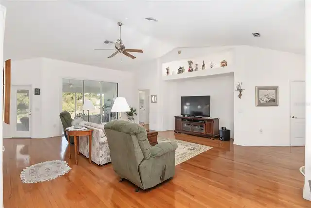 Listing Photo 34