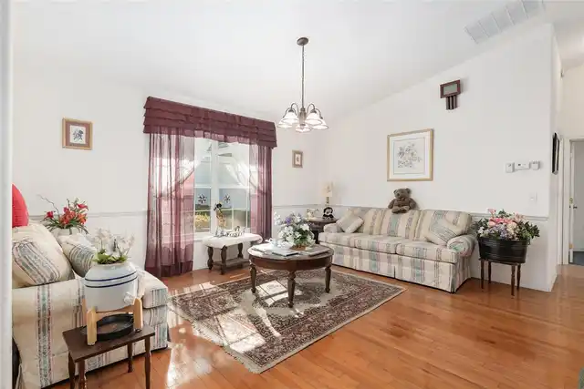 Listing Photo 38