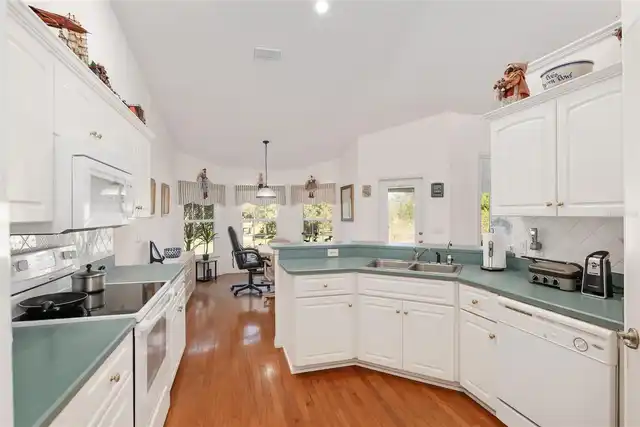 Listing Photo 46