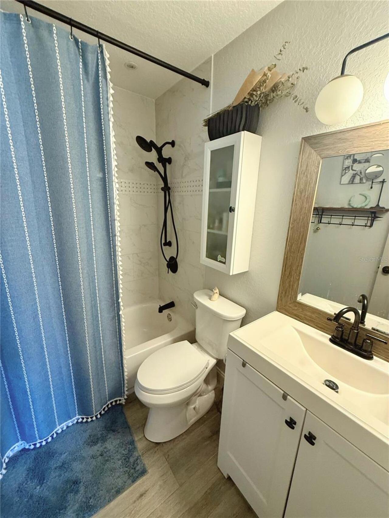 Listing Photo 11