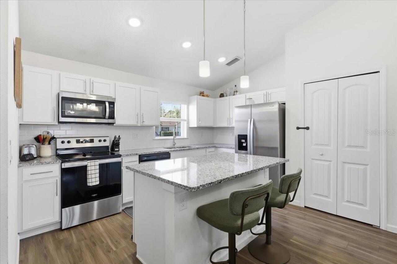 Listing Photo 8