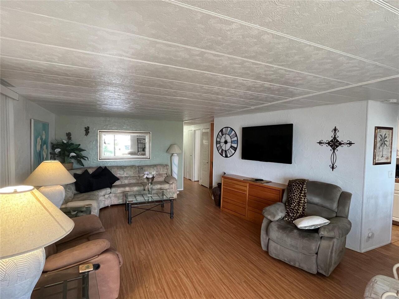 Listing Photo 7