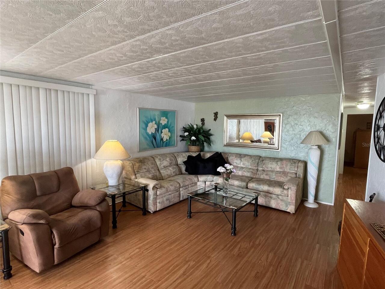 Listing Photo 8