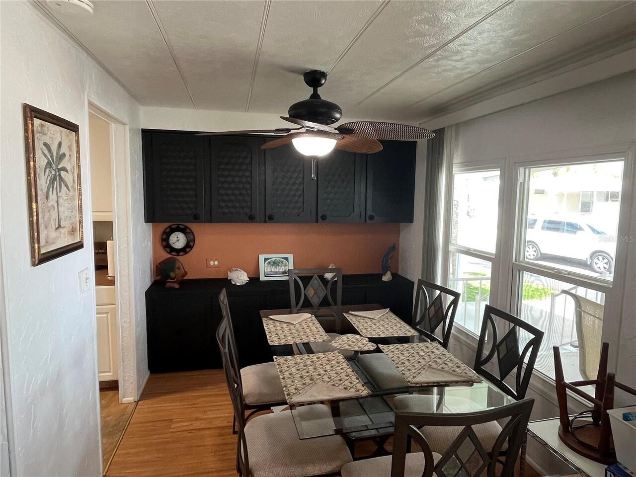 Listing Photo 10