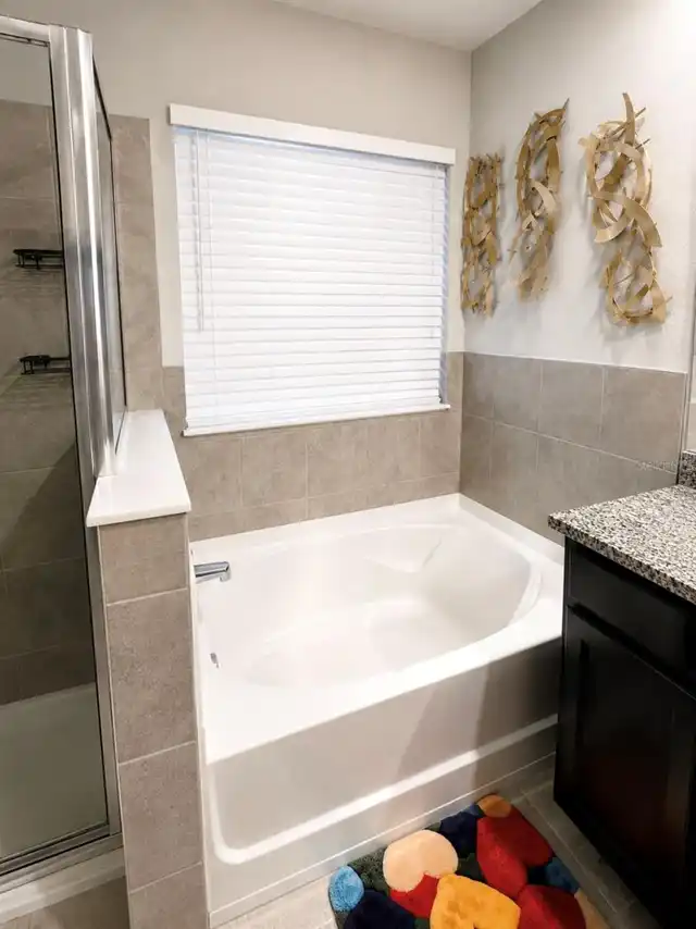 Listing Photo 11