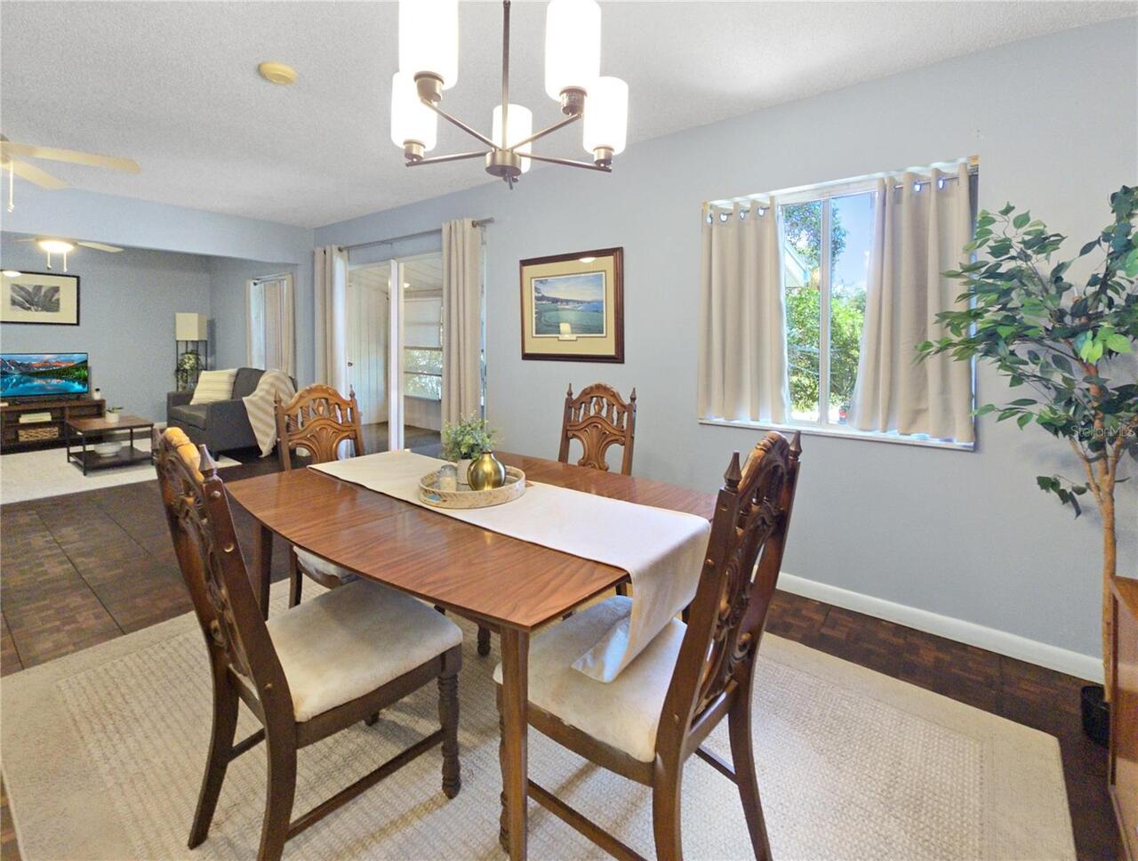 Listing Photo 11