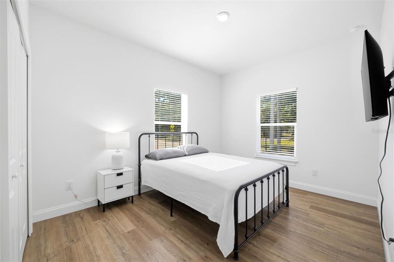 Listing Photo 10