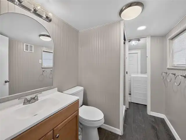 Listing Photo 12