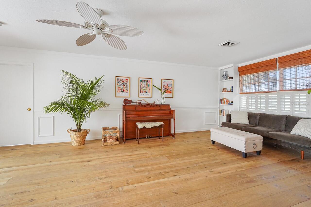 Listing Photo 11