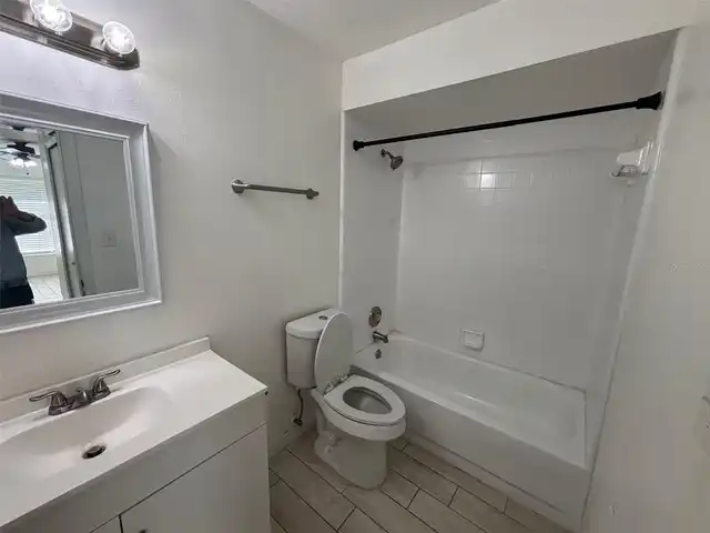 Listing Photo 10