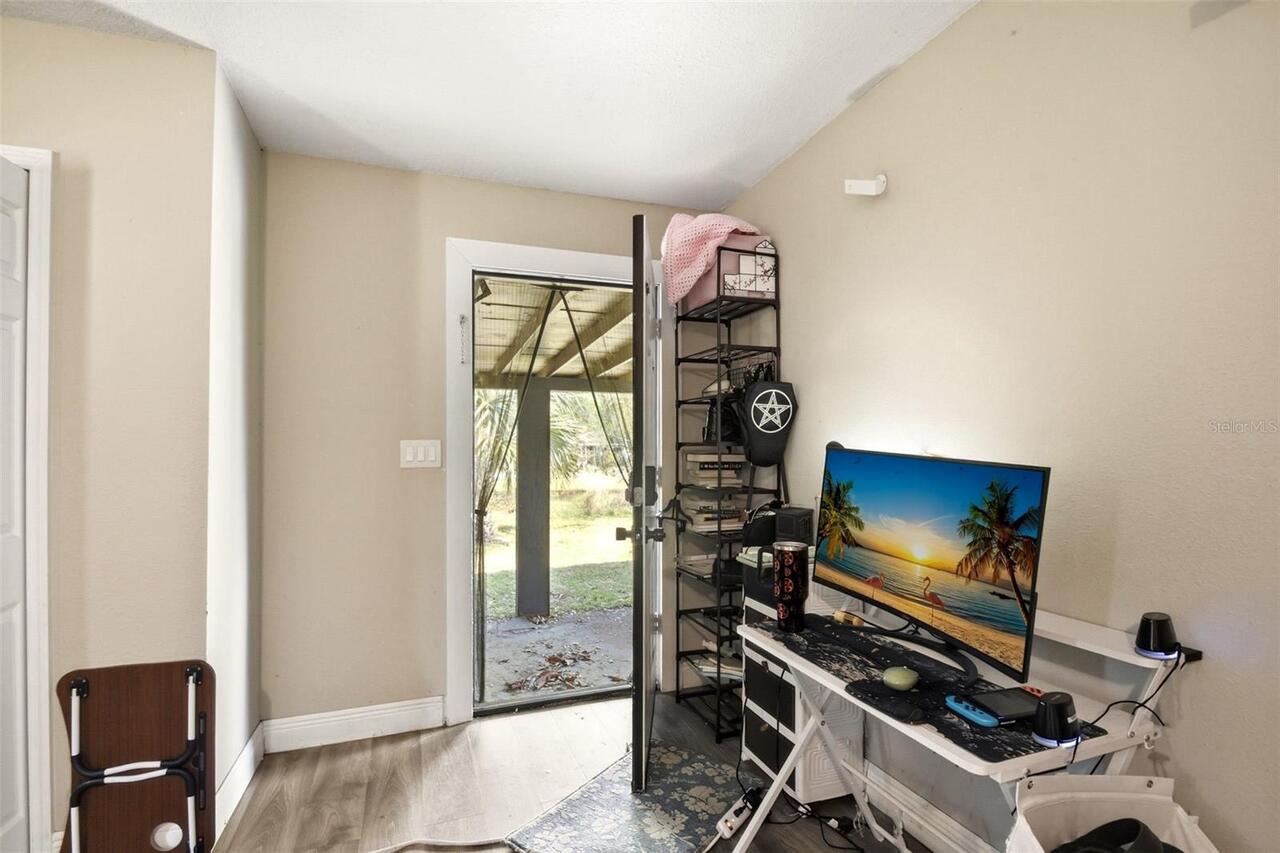 Listing Photo 12