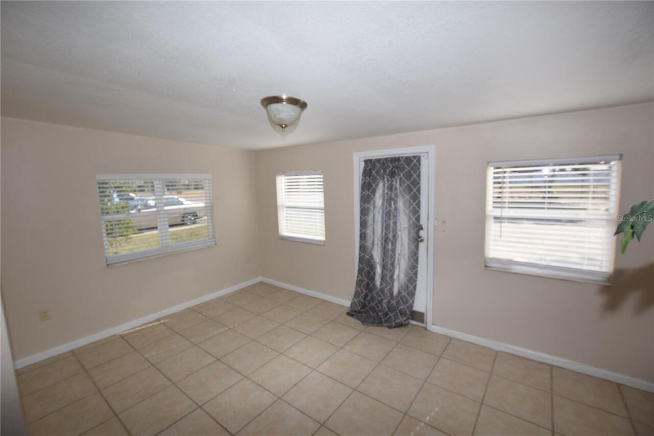 Listing Photo 12