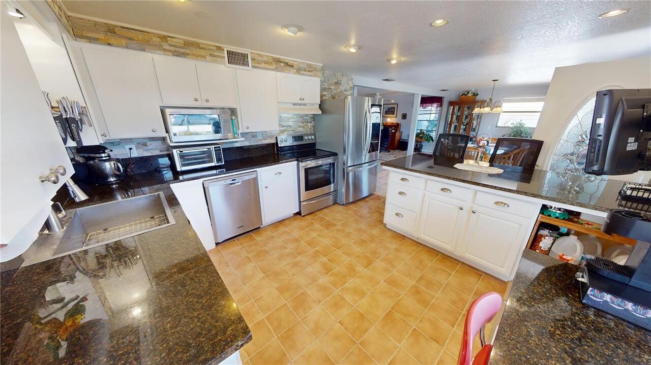 Listing Photo 9