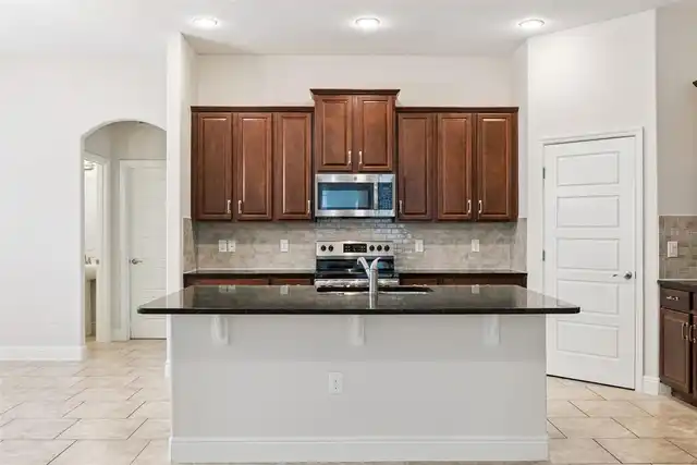 Listing Photo 7