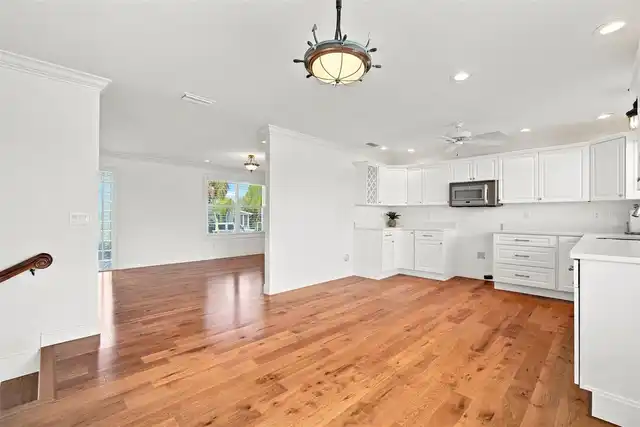 Listing Photo 15