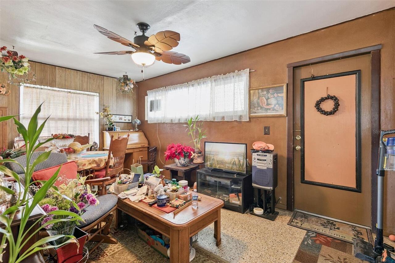 Listing Photo 11