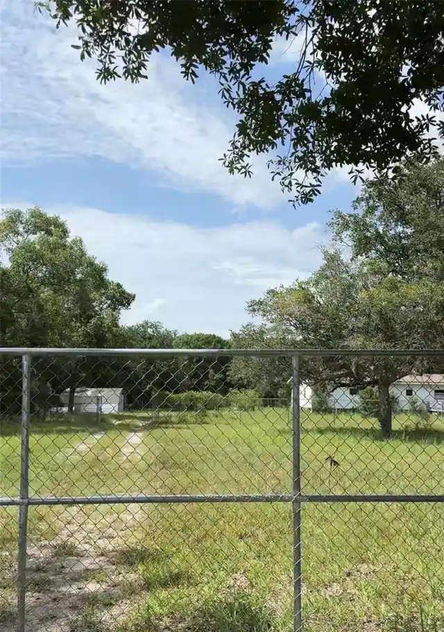 Listing Photo 18