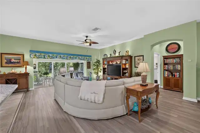 Listing Photo 16