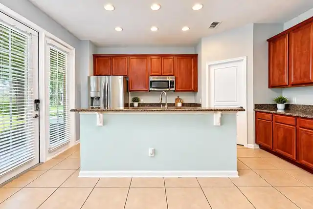 Listing Photo 6
