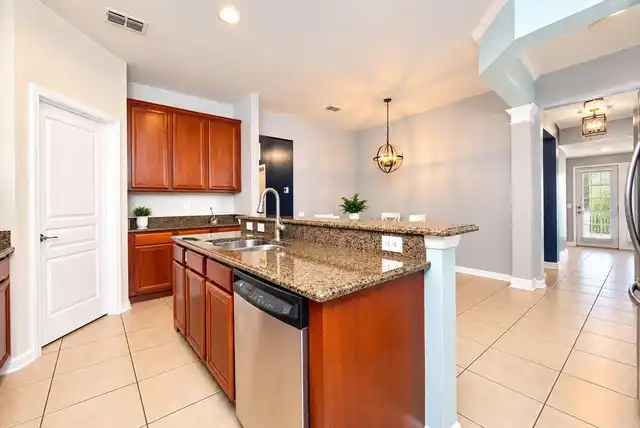 Listing Photo 9