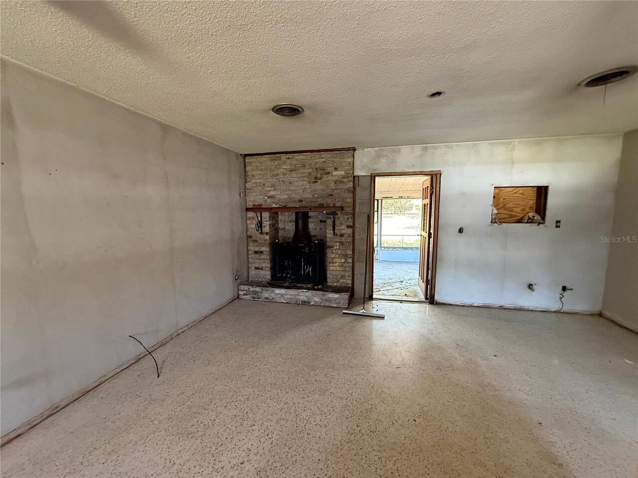 Listing Photo 8