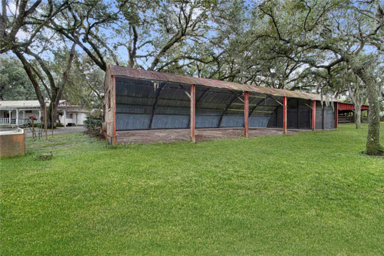 Listing Photo 17