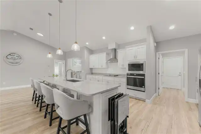 Listing Photo 9