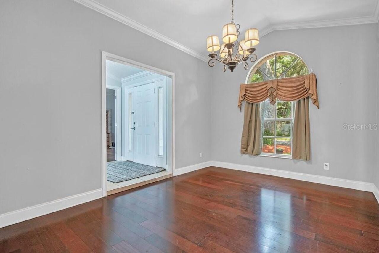 Listing Photo 10