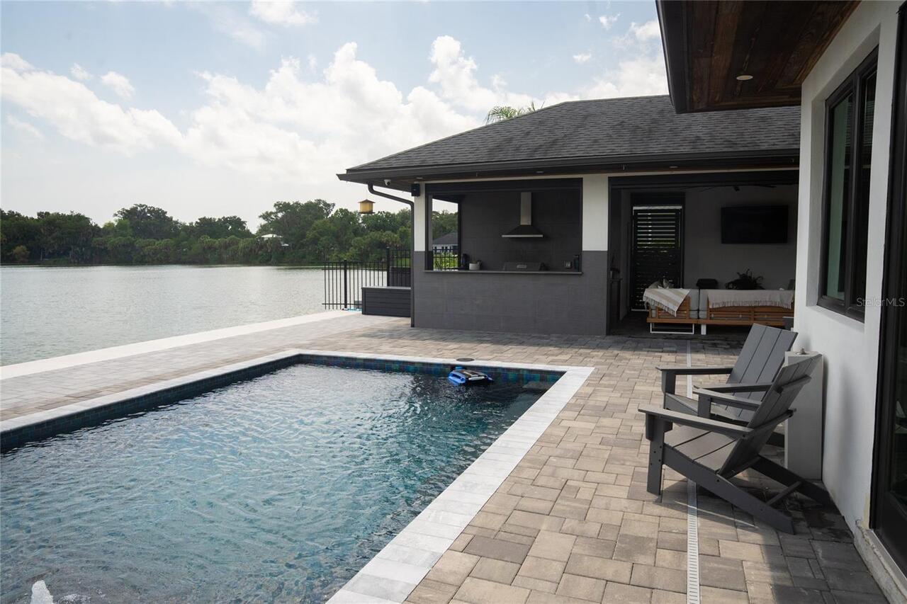 Listing Photo 10