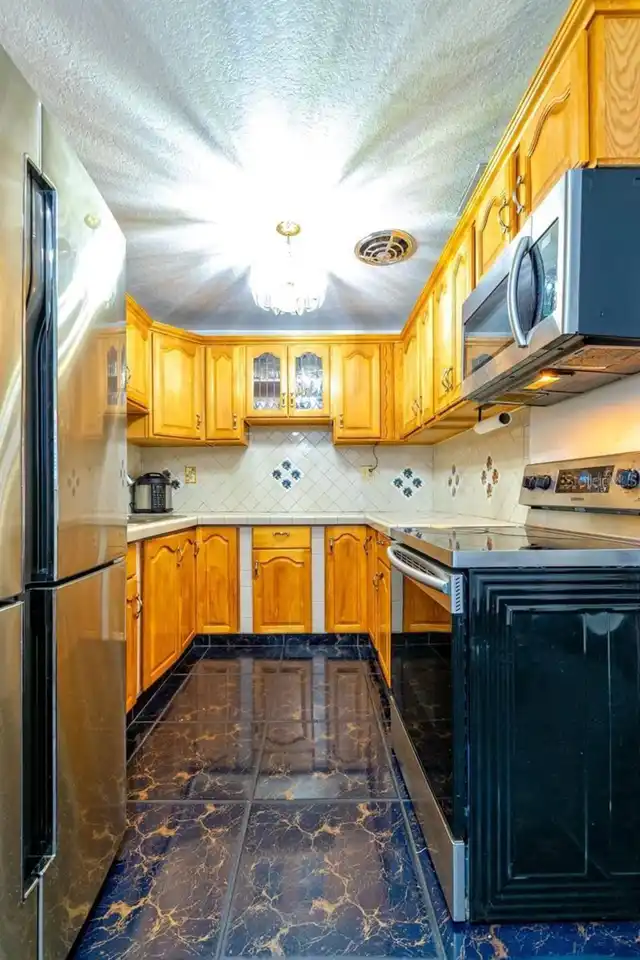 Listing Photo 16