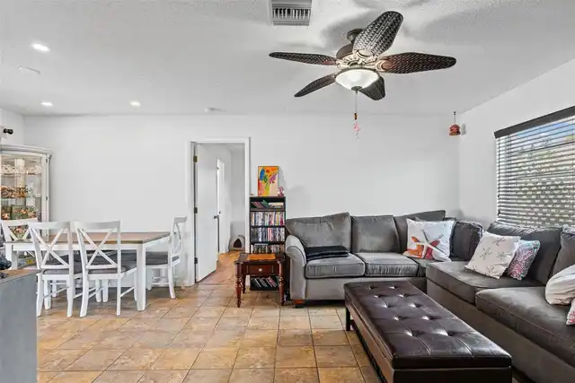 Listing Photo 12