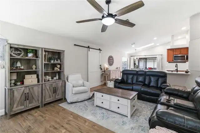 Listing Photo 12