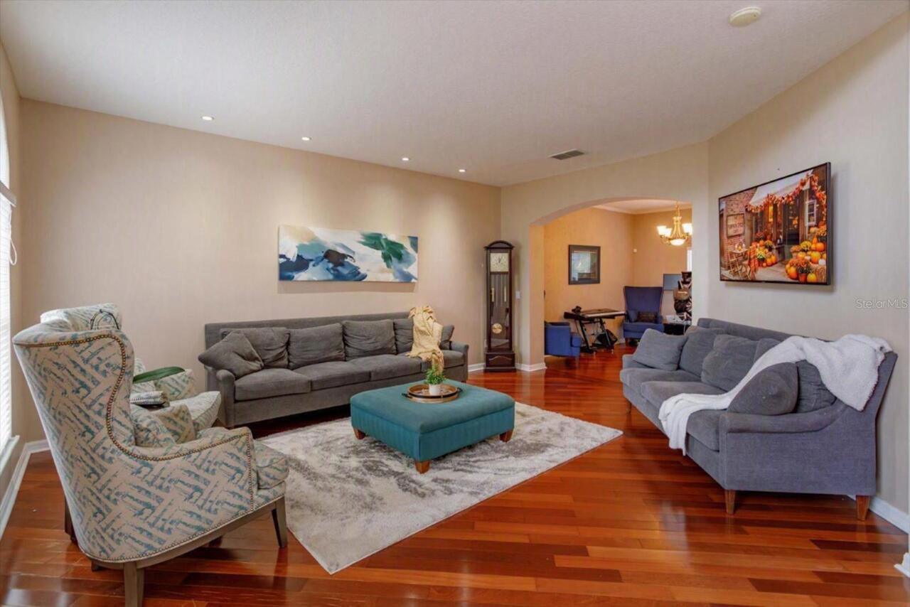 Listing Photo 8
