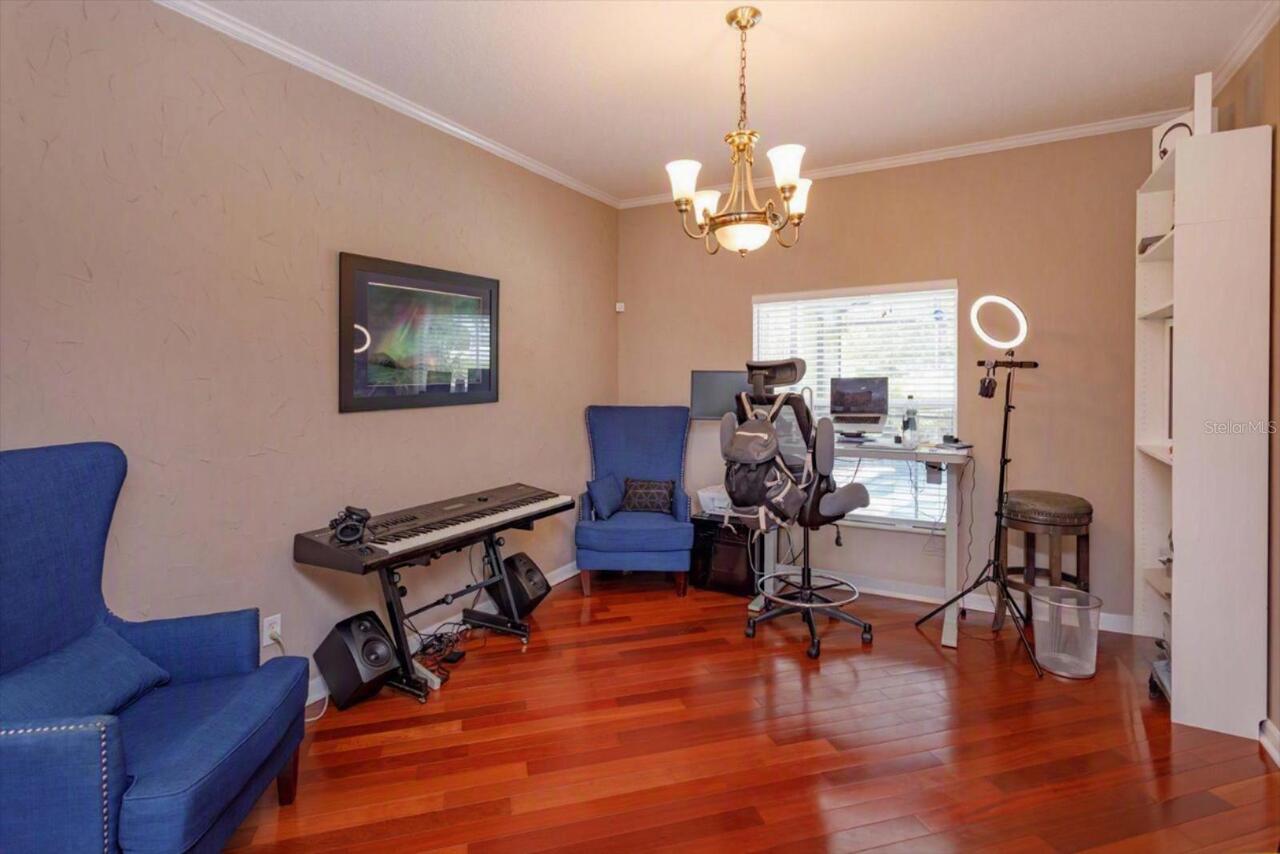 Listing Photo 12
