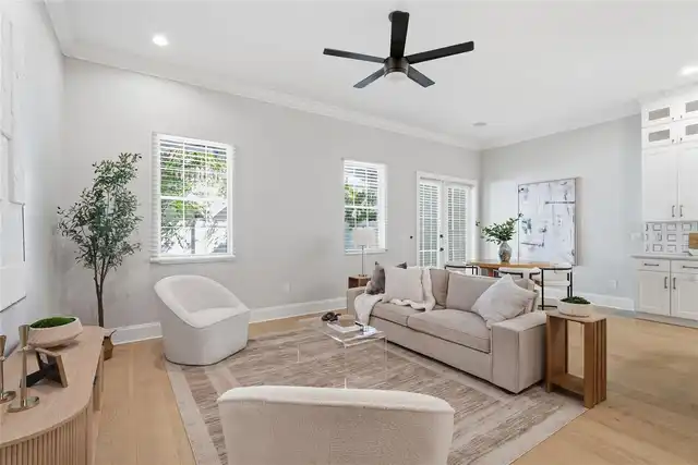 Listing Photo 17