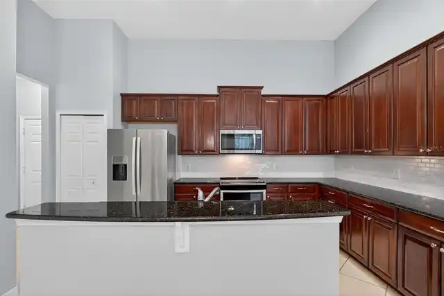 Listing Photo 14
