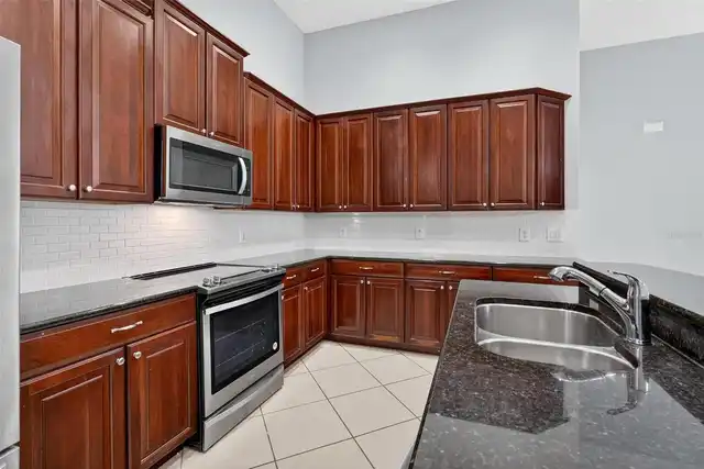 Listing Photo 16