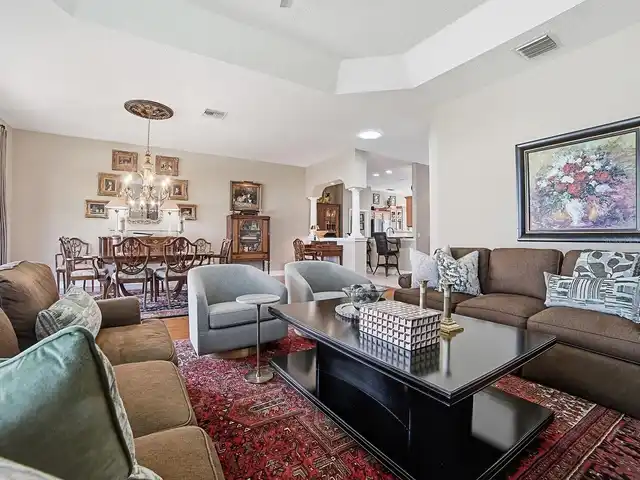 Listing Photo 11