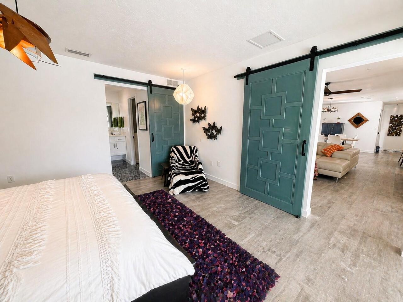 Listing Photo 12