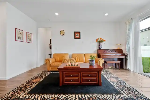 Listing Photo 9