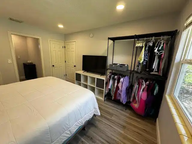 Listing Photo 8