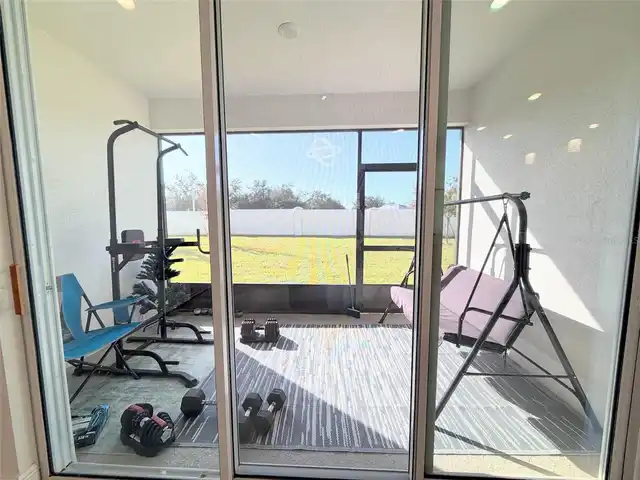 Listing Photo 12