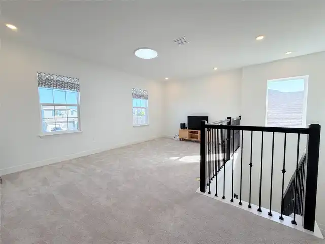 Listing Photo 17