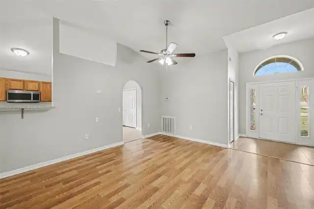 Listing Photo 7