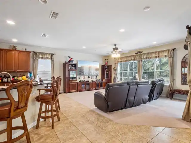 Listing Photo 14