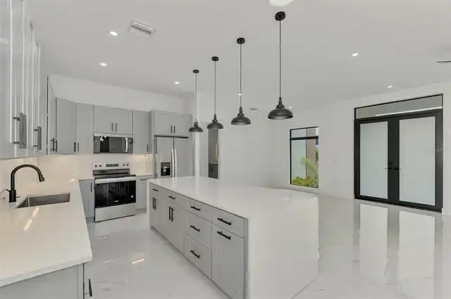 Listing Photo 24