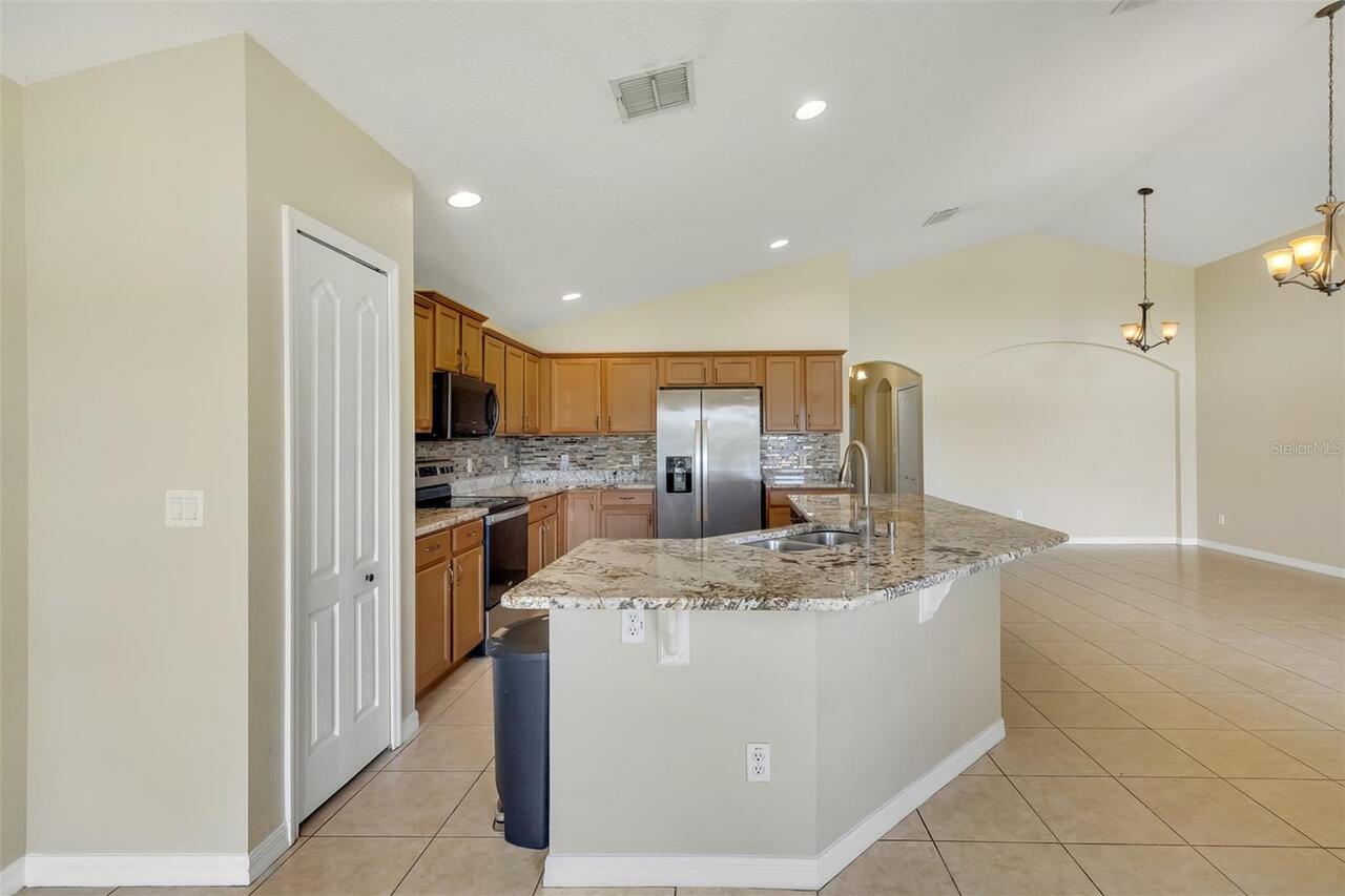 Listing Photo 8