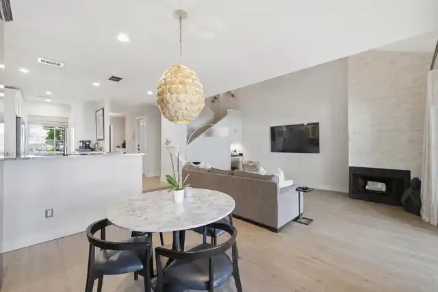 Listing Photo 17